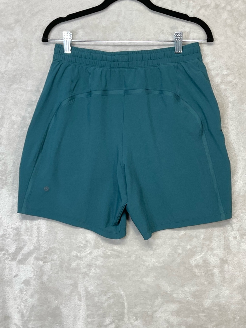 Lululemon Men’s Pace Breaker Shorts Size M